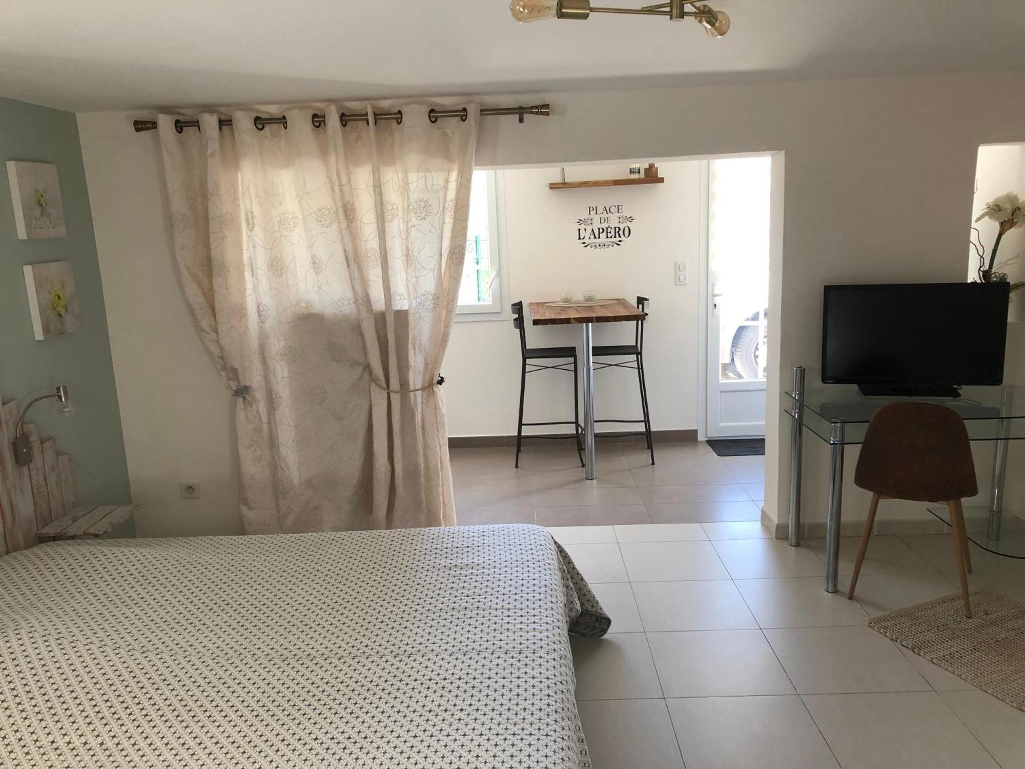 Appartement Dans La Colline Belgentier ภายนอก รูปภาพ