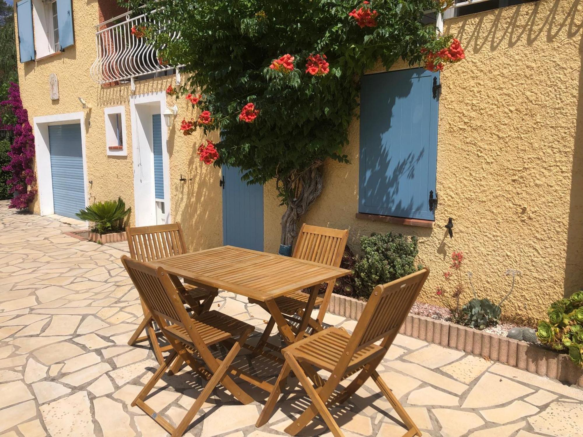 Appartement Dans La Colline Belgentier ภายนอก รูปภาพ